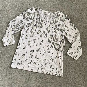 ♥ Weekends by Chico's Animal Print Shirt in Silver and Gray ZERO or Missy 4/S